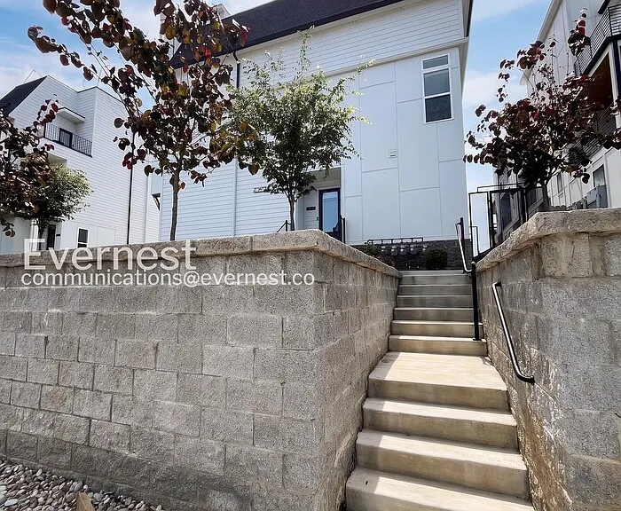 206 N 9th St #D — Photo 1