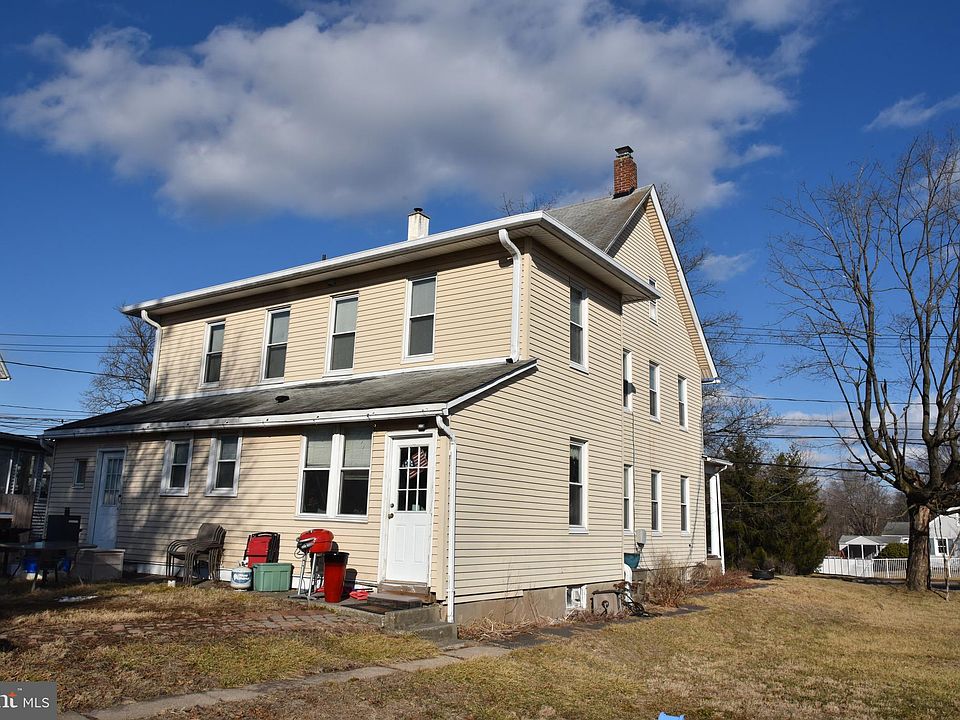 2nd image of 650-652 E Broad St
