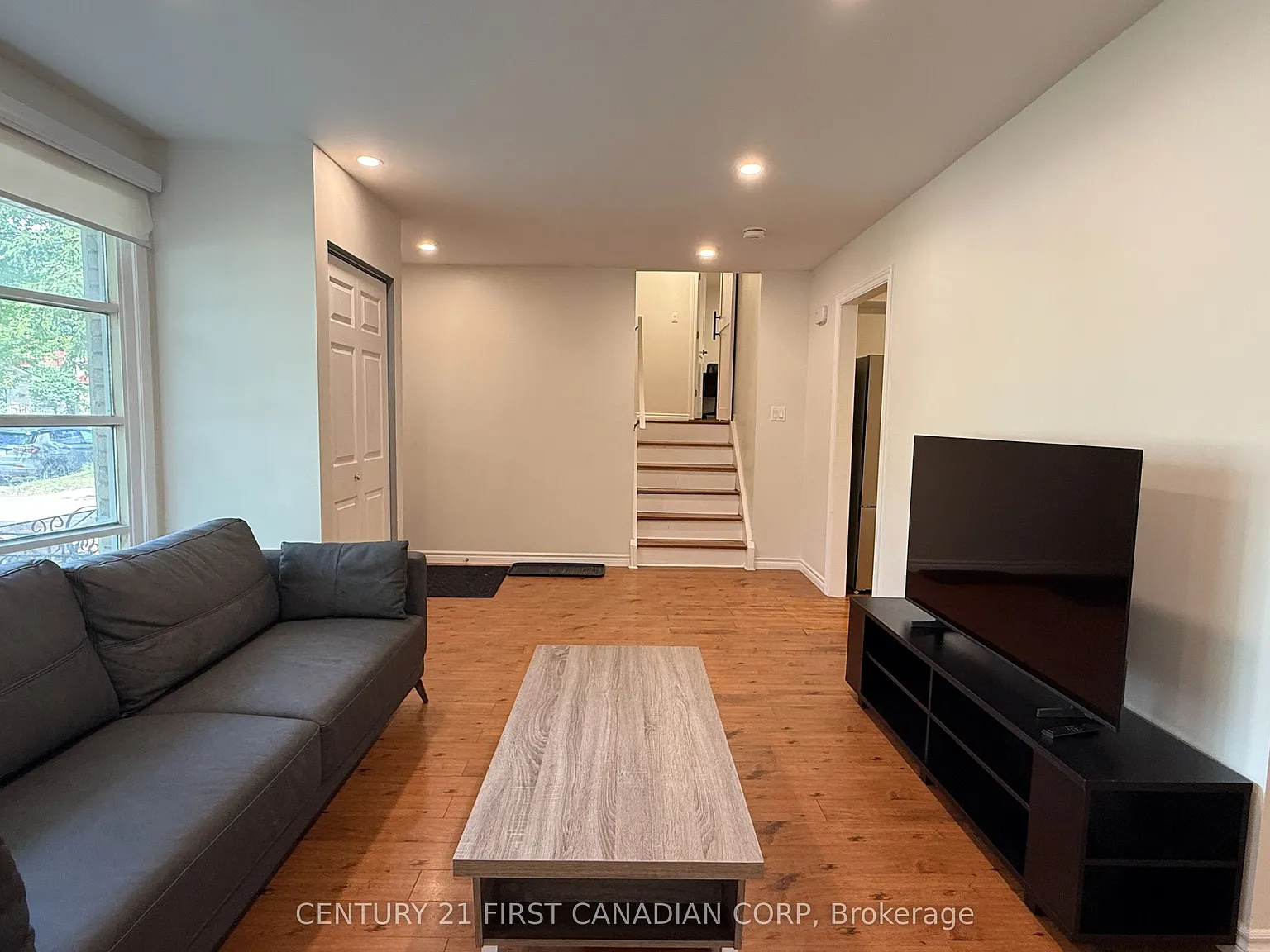 3 bed, $2,100 — Photo 4