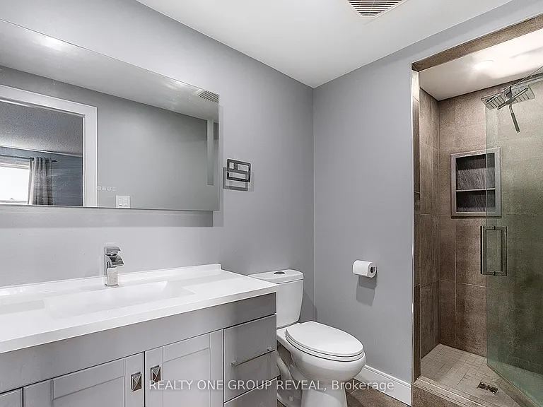326 Prince Of Wales Dr — Photo 26