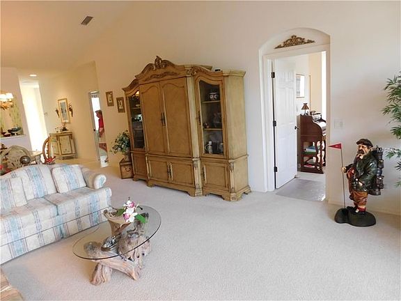 4th image of 881 Chalmers Dr #8