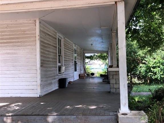 2nd image of 606 Piedmont Ave