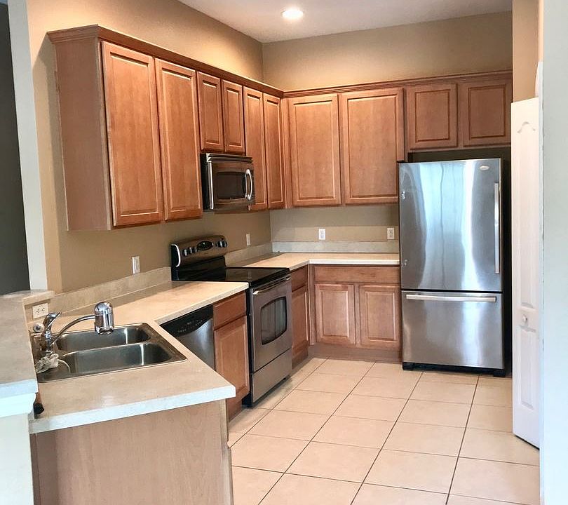 1st image of 3411 Pine Oak Trl