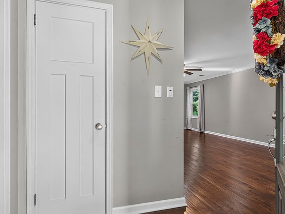 5th image of 111 Dogwood Ln