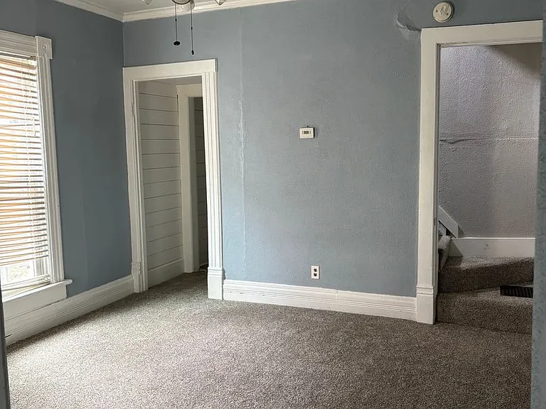 127 & 129 E Walnut St — Photo 5