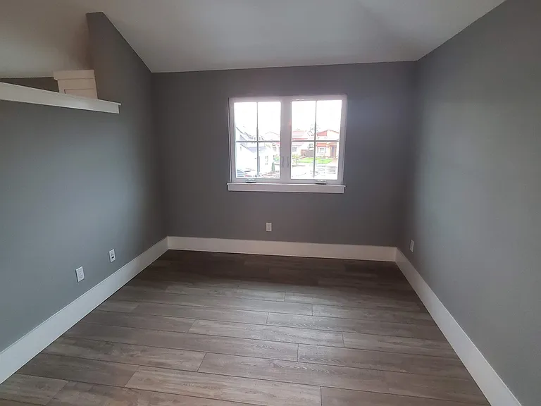 1067 N Park Victoria Dr — Photo 5