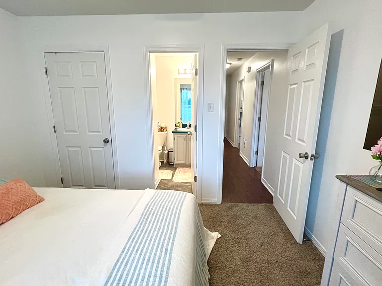 229 Howard Cir — Photo 17