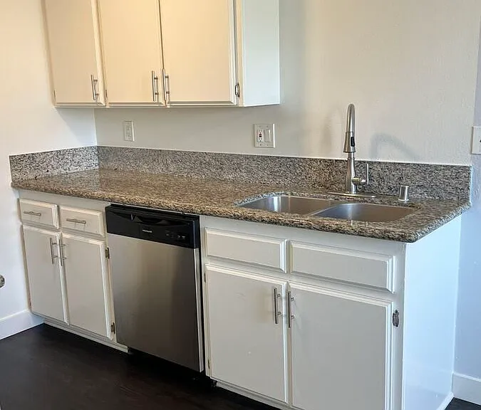 13640 Chadron Ave #6 — Photo 10