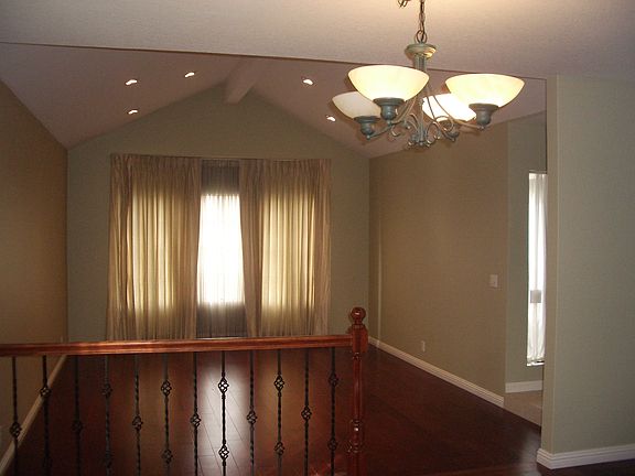3rd image of 1190 Montmorency Dr
