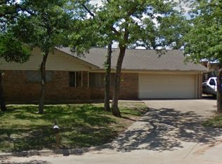148 Stonegate Ct, Bedford, TX 76022
