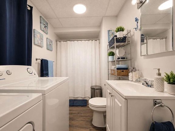 3rd image of 618 Maple St #1RS