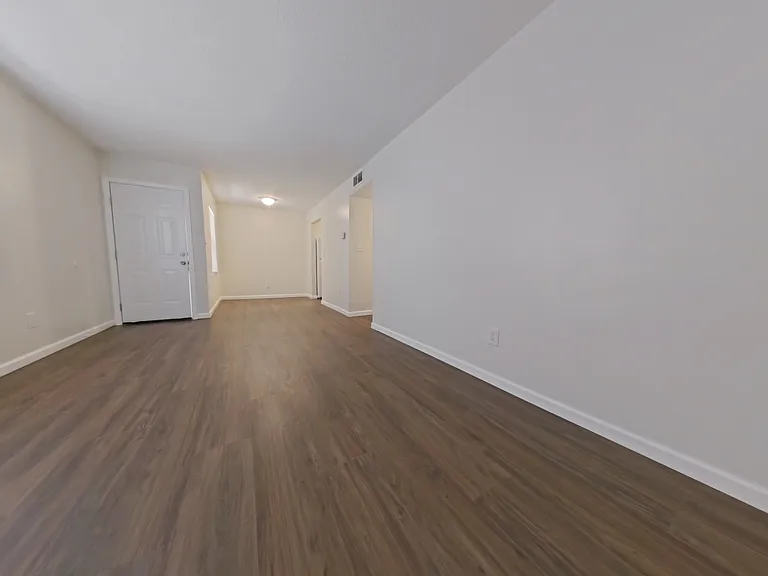 427 S Main St #5 — Photo 4
