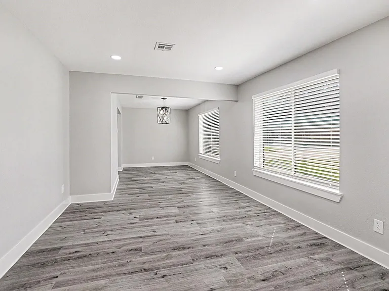 10606 Hemwick Dr — Photo 7