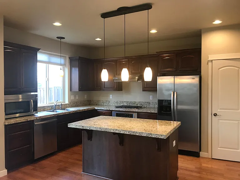 6435 NE Whitewood Dr — Photo 9