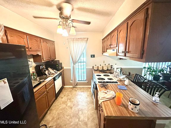 2nd image of 3505 Dorchester Dr