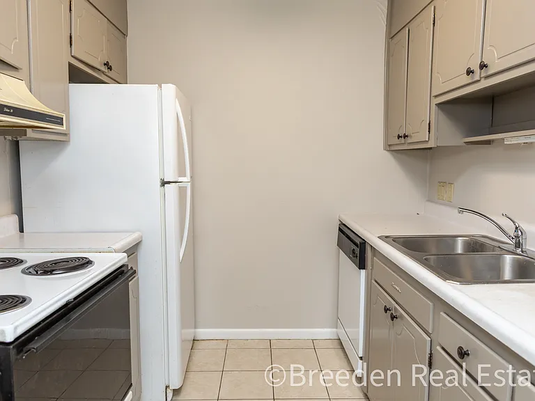 305 Park Ave #D — Photo 8