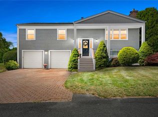 26 Sunnyside Ave, Bristol, RI 02809