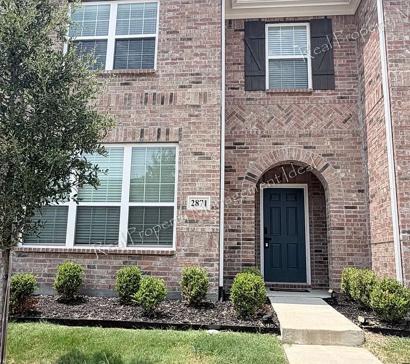 2871 Baneberry Ln