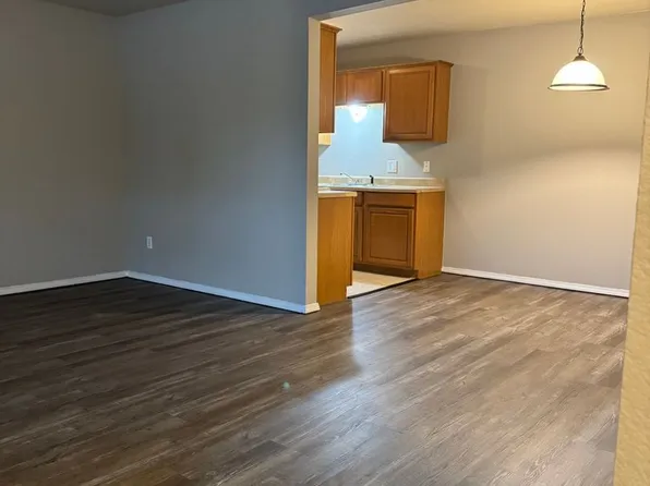 Glenwood Plaza Apartments, 917 S Mission St #10, Sapulpa, OK 74066