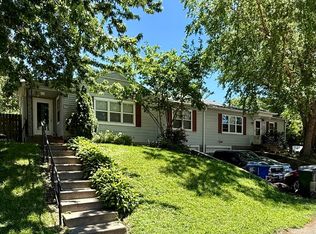 1907-1909 Grand Ave, Davenport, IA 52803
