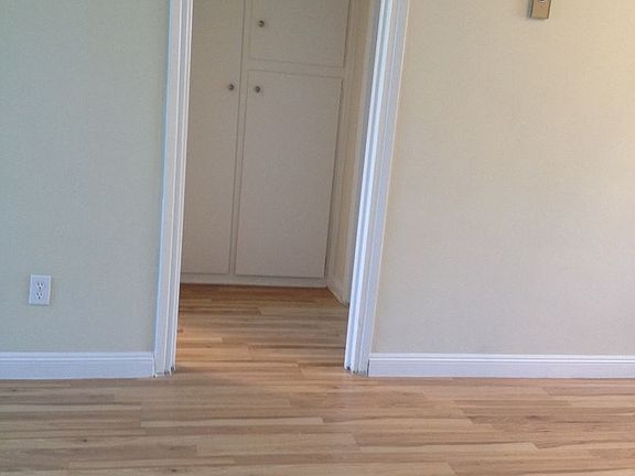 4th image of 8741 Owensmouth Ave APT 19