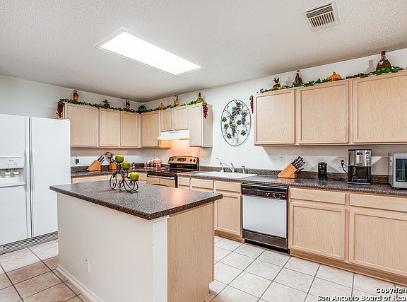 4th image of 26520 White Eagle Dr
