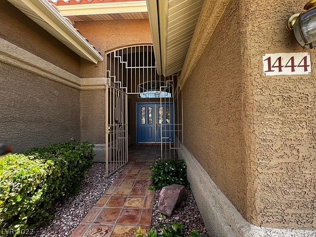 1st image of 1444 Castle Crest Dr