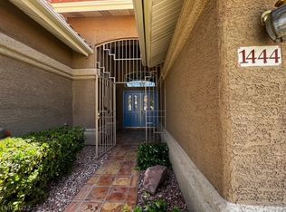 1444 Castle Crest Dr, Las Vegas, NV 89117