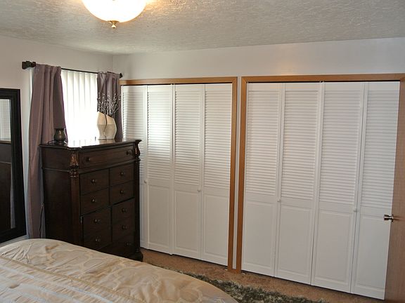 5th image of 103 College Ct APT B