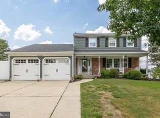 28 Kirkdale Dr, Marlton, NJ 08053
