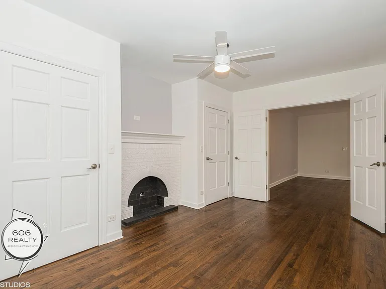 Hot Logan Square Apartments! Special Offer! — Photo 6