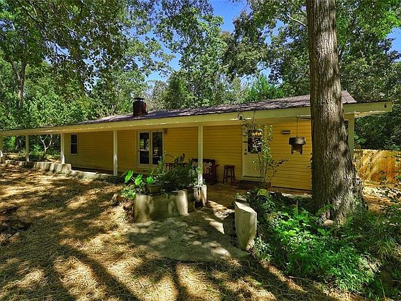 4th image of 364 Hickory Nut Dr