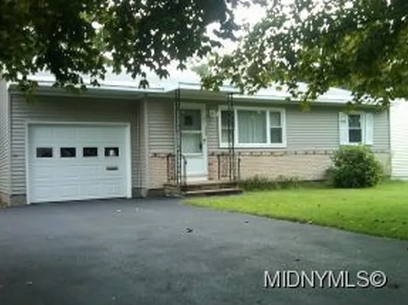 209 Stephens Dr, Utica, NY 13502