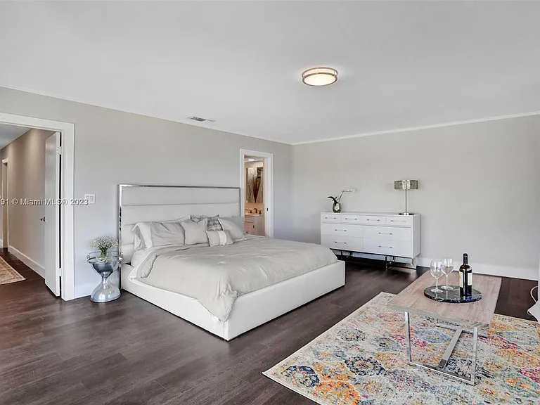 9101 N Bayshore Dr — Photo 16
