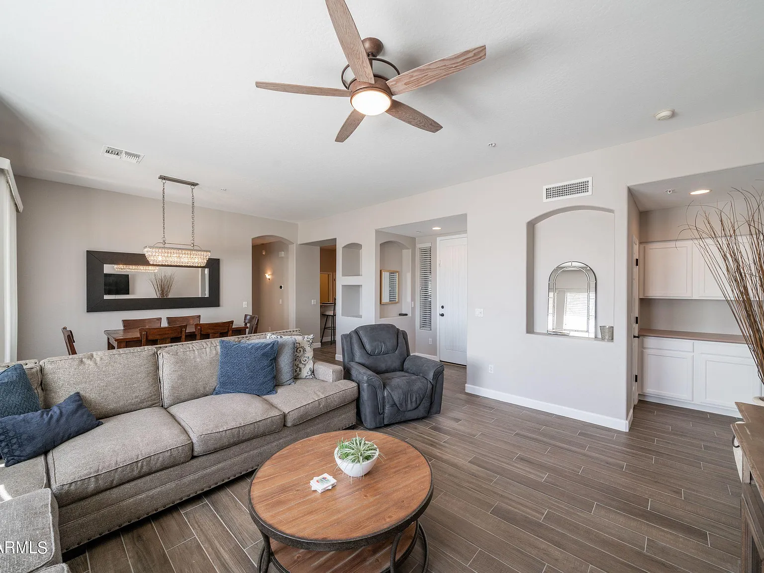 3 bed, 1659 sqft, $6,000 — Photo 3