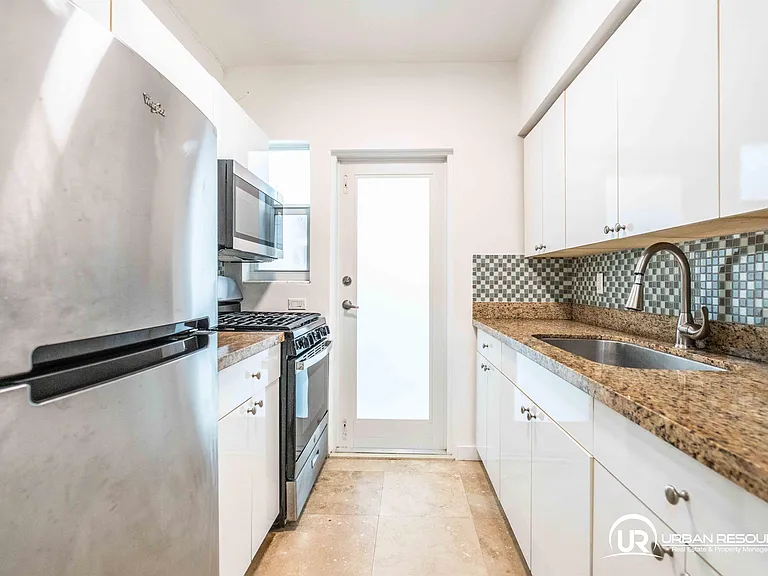 1120 Euclid Ave #6 — Photo 12