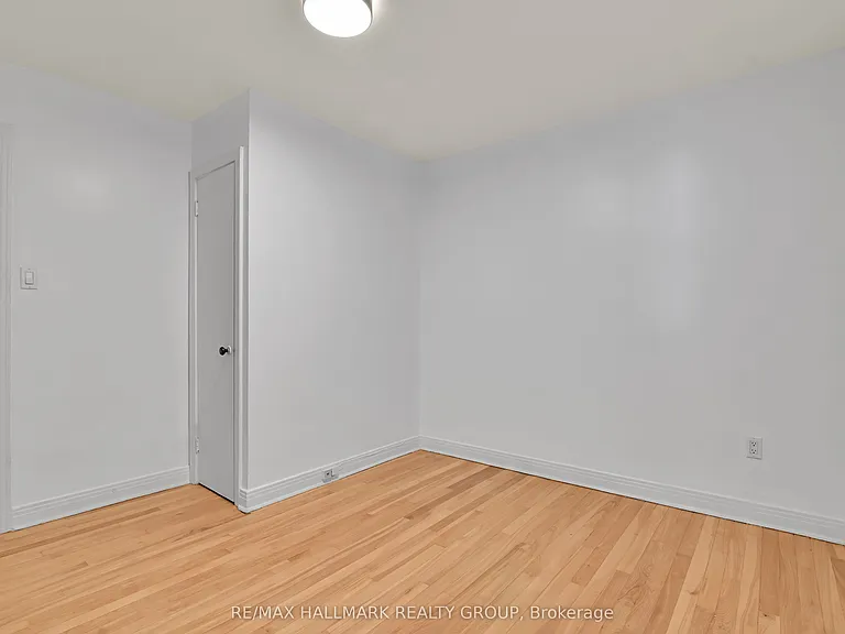 55 Ivy Cres #2 — Photo 16