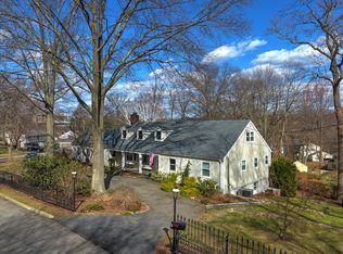 40 Pine Ridge Rd, Fairfield, CT 06825