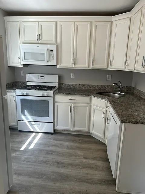 3 bed, $3,200 — Photo 2