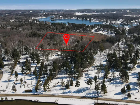 1739 N Ridge Rd, Mears, MI 49436