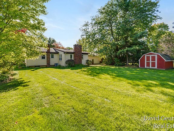 4th image of 5873 Glenmoor Dr SE