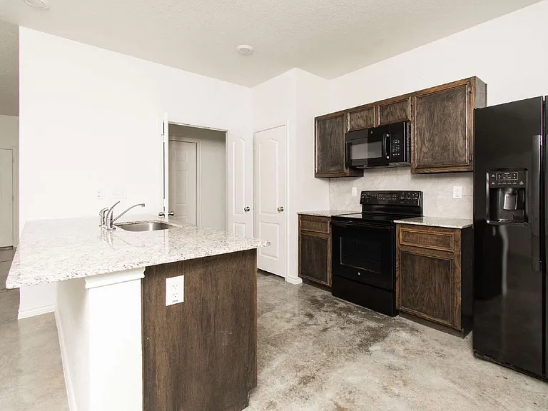 1004 Barbara Jordan St #B — Photo 6