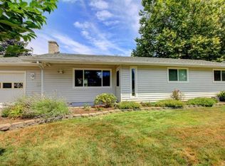 406 S Central Valley Dr, Central Pt, OR 97502