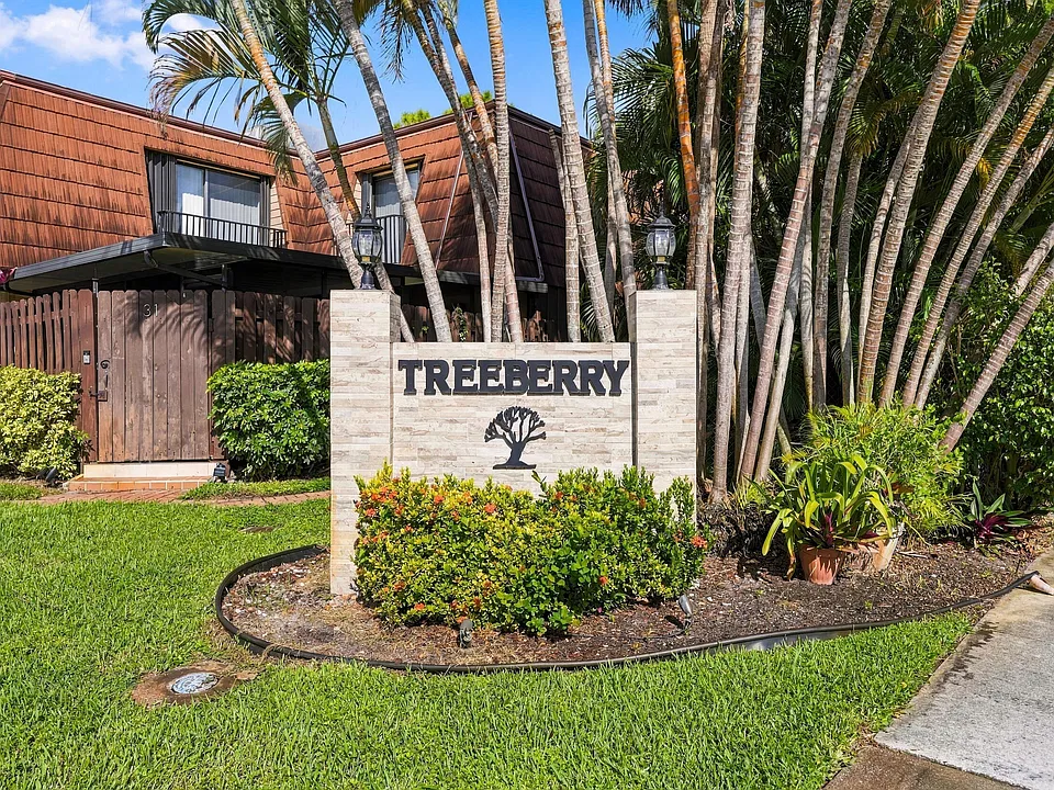 4211 Turnberry Cir #501