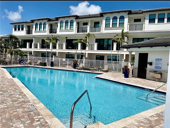 2nd image of 616 Windward Cir S #614