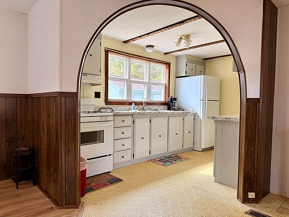 5th image of 979 Essex Street #132