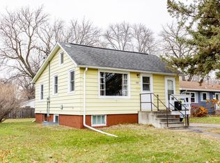 723 13th St N, Moorhead, MN 56560