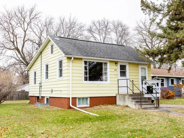 723 13th St N, Moorhead, MN 56560