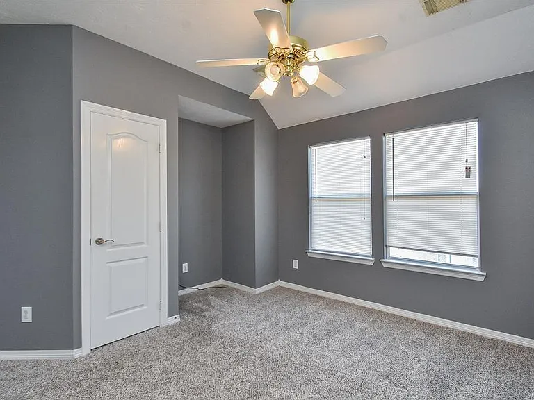 2811 Little Spring Cir — Photo 14