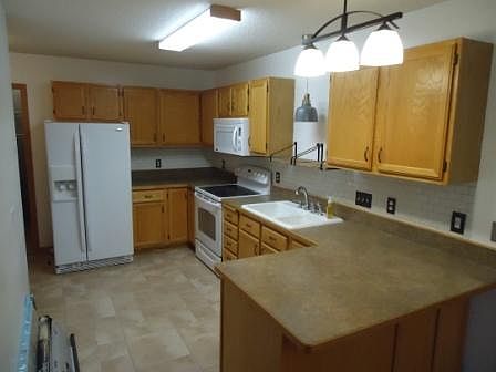 3rd image of 5975 Wedgewood Ln N Unit 18